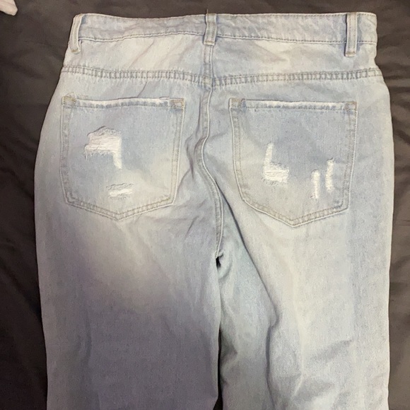 ☆Light blue ripped mom jeans, Size 9 - Picture 2 of 4